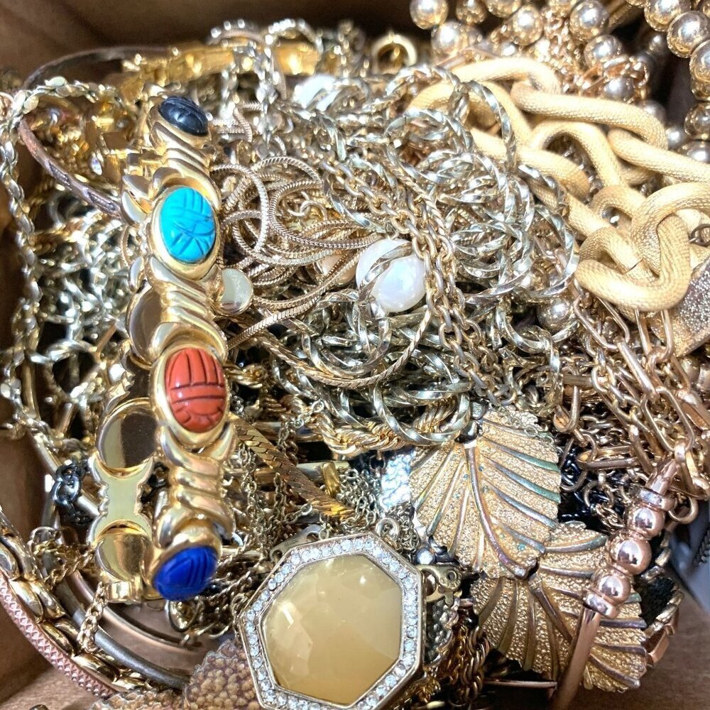 1lb Gold & Gold-Tone Jewelry Bundle - Fun Wearable Mix Many Styles - Picture 2 of 12